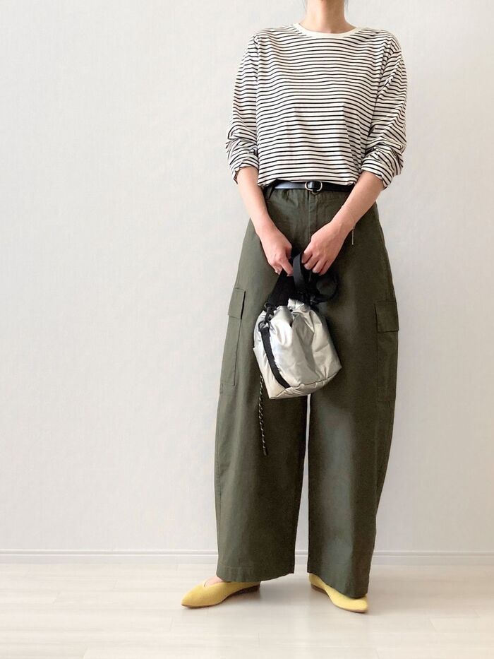 【ユニクロ】40代・50代の『バレルカーゴパンツ』着こなし術。