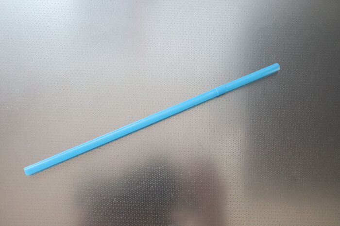 冷凍保存袋の「空気抜き」ラクすぎる神ワザ発見！もう押さなくていいんです♪