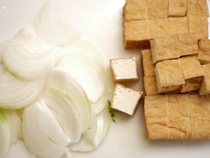 お肉じゃなくてもここまで美味しい～！コスパ食材で作る『絶品どんぶり』の作り方〈節約レシピ〉