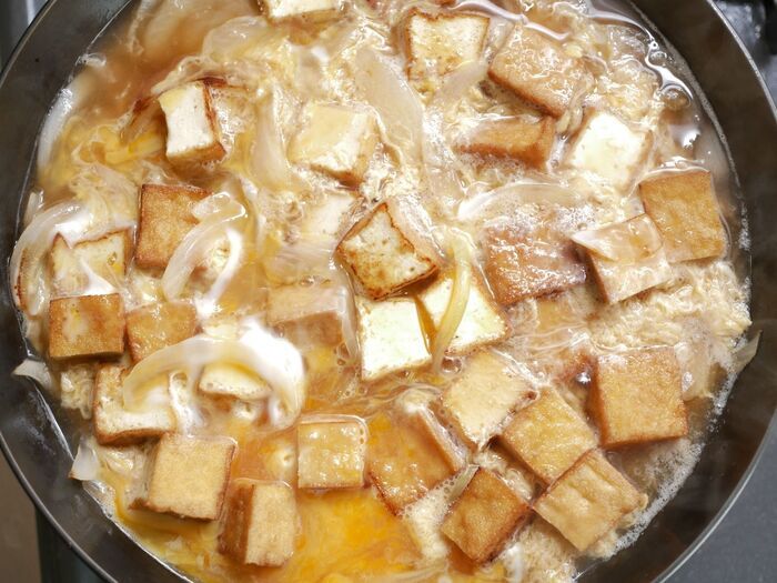 お肉じゃなくてもここまで美味しい～！コスパ食材で作る『絶品どんぶり』の作り方〈節約レシピ〉