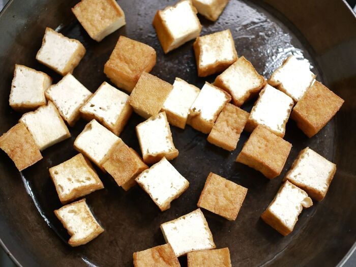 お肉じゃなくてもここまで美味しい～！コスパ食材で作る『絶品どんぶり』の作り方〈節約レシピ〉