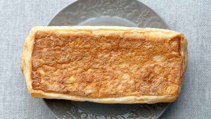 りんごの甘酸っぱさとシャキシャキ感を堪能【セブン】のずっしり菓子パン