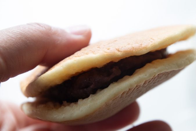 ひいらぎどらやき食べる