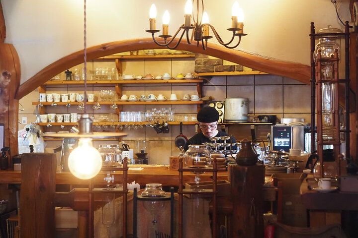 遊び心あふれるプリンが人気♪ 木のぬくもりに包まれた山小屋風のカフェで特別なおやつ時間を/ 町田「beans farm」