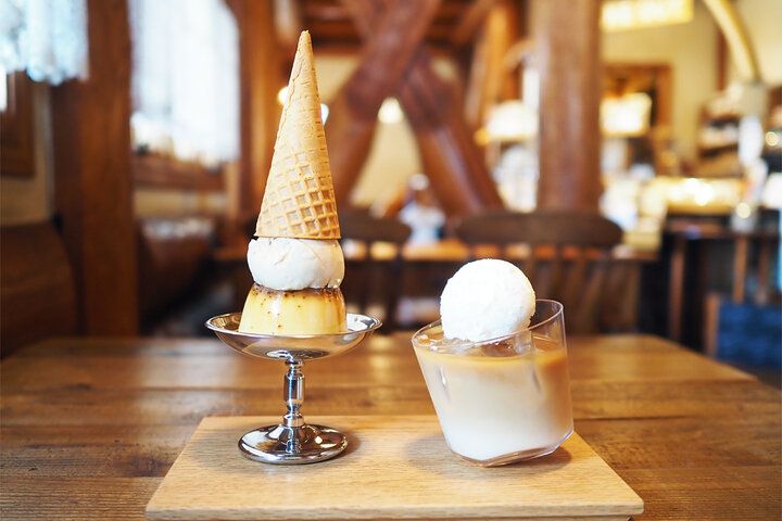 遊び心あふれるプリンが人気♪ 木のぬくもりに包まれた山小屋風のカフェで特別なおやつ時間を/ 町田「beans farm」