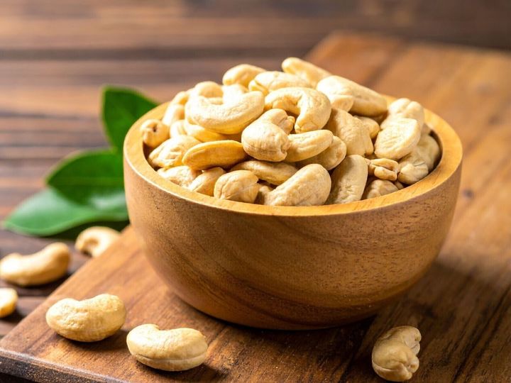 【小児科医が回答】カシューナッツなどの木の実類によるアレルギーが急増しています。重篤な症状を引き起こし、アナフィラキシーに至れば命に関わるケースもあります。ナッツアレルギーの現状と注意点について、分かりやすく解説します。（※画像：Shutterstock.com）