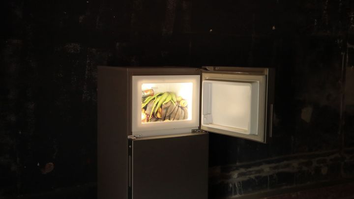 アドリアン・ビジャル・ロハスによるインスタレーション