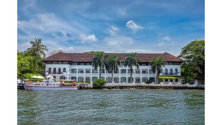 レストラン〈ブラントン・ボートヤード〉