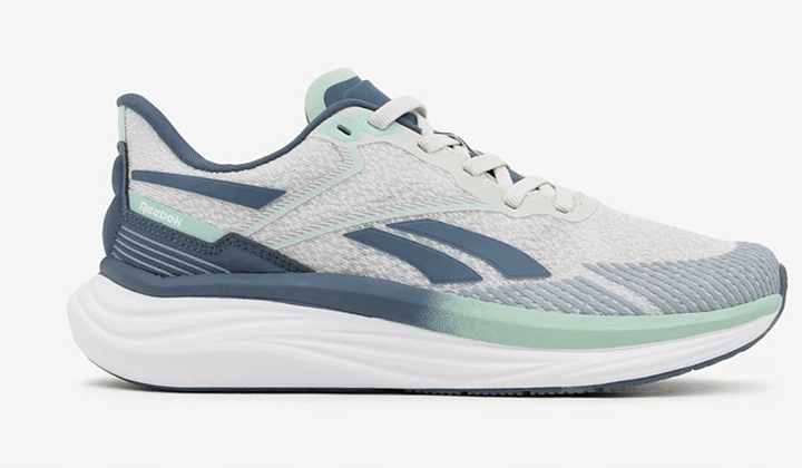 「グリーン×グレー」春に履きたいおしゃれランニングシューズ／配色別まとめ【FUDGE dig.｜ランニングシューズ配色別図鑑】