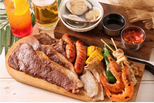 【神奈川県横浜】季節ごとのテーマで世界の食と音楽を楽しむ「モアーズBBQビアガーデン」オープン