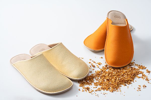 愛媛産伊予柑の廃棄果皮を再利用。人工皮革による室内履きMakuakeに登場！