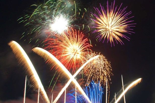 1200発もの花火が音楽に合わせて打ち上がる / ルスツリゾート GWスペシャル花火大会 (C) RUSUTSURESORT