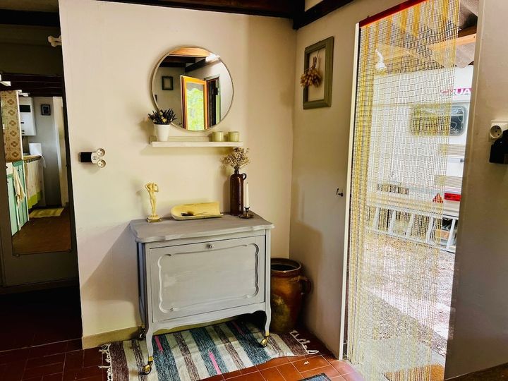 シャビーシックな美意識で整えられた室内空間