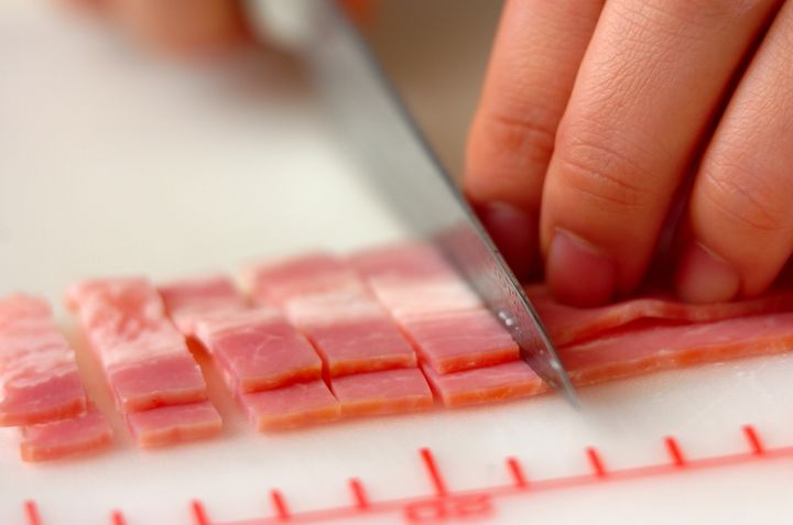 春菊のベーコンガーリックサラダの下準備2