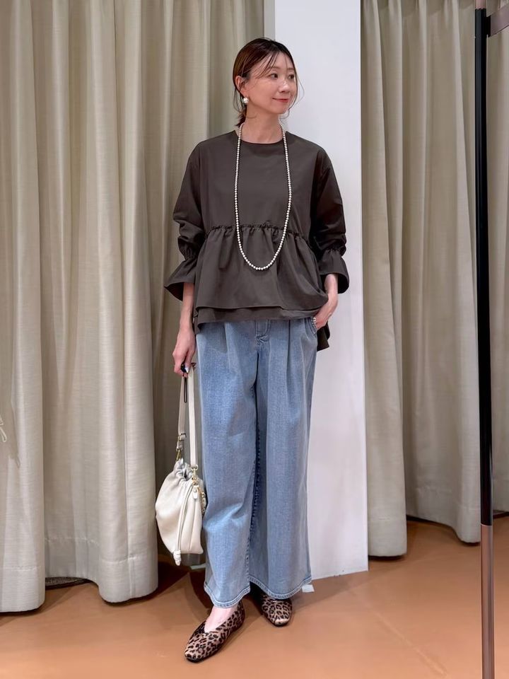 甘めなペプラム型でシルエットカバー