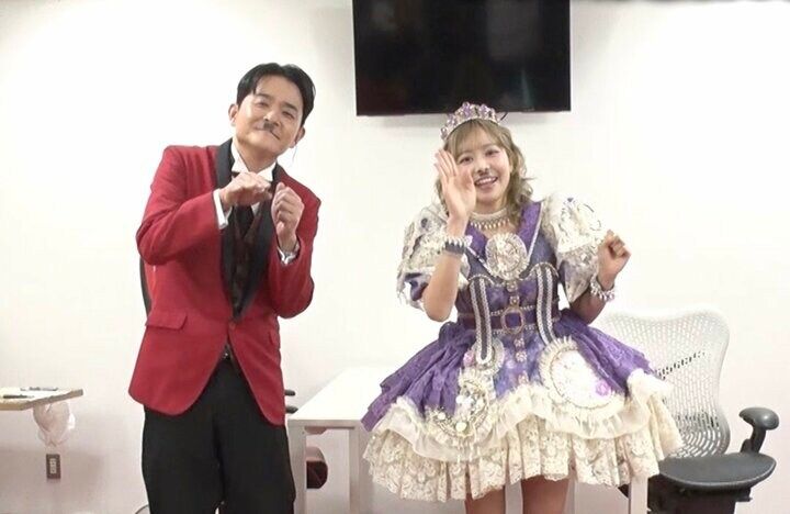 【写真・画像】FRUITS ZIPPER仲川瑠夏、千鳥ノブとお揃いの“チョビ髭”姿を披露「やべ 好きにやりそう」「面白すぎるだろ」などの反響 2枚目