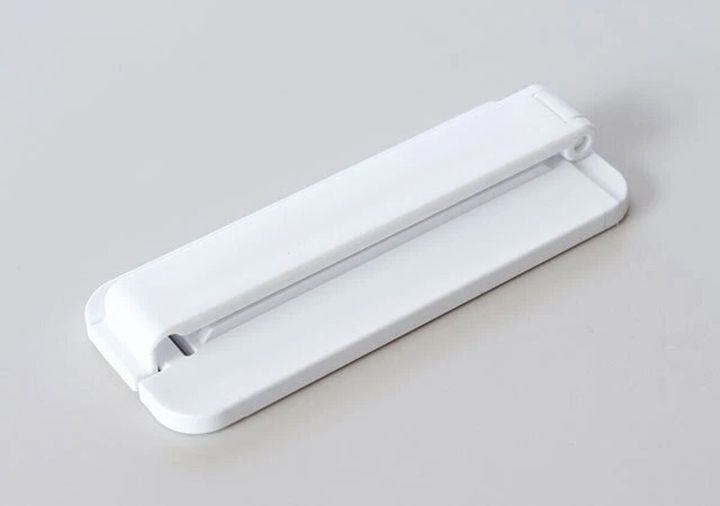 ダイソー チューブしぼり（バス用マグネット）