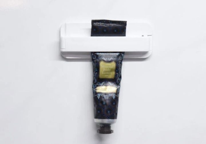 ダイソー チューブしぼり（バス用マグネット） 使用例