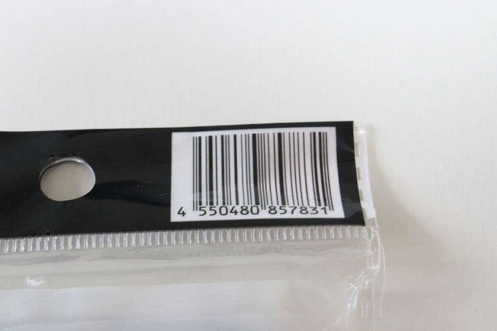 ダイソー ぽこぽこケース（アイフォーン用、15＆14） パッケージ JANコード