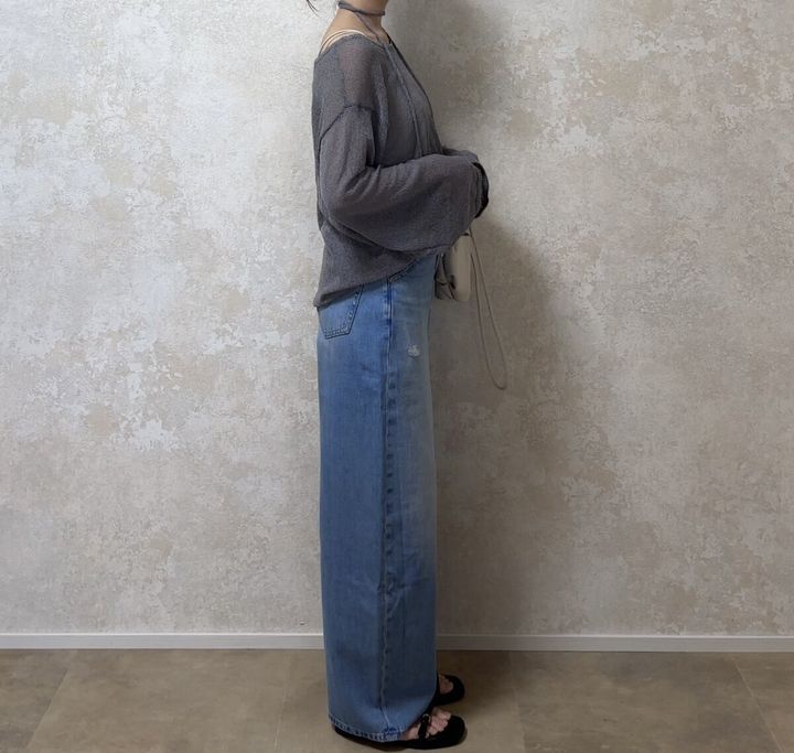 ユニクロ バギーカーブジーンズ 着用サイドビュー