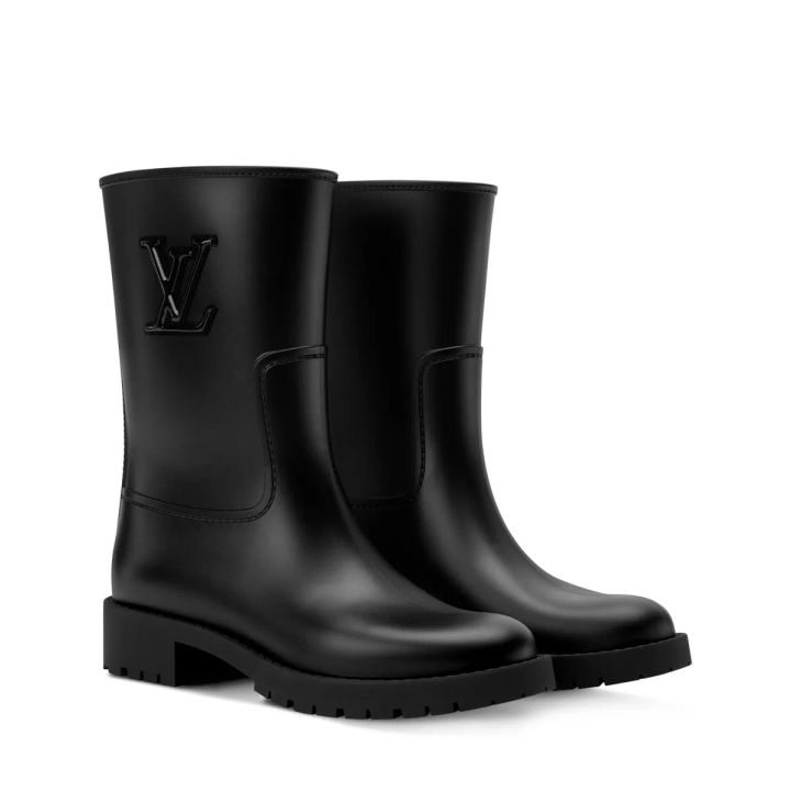 LVイニシャルが映えるルイ·ヴィトンのレインブーツ
