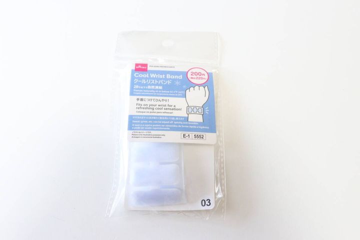 ダイソーのクールリストバンドのパッケージ
