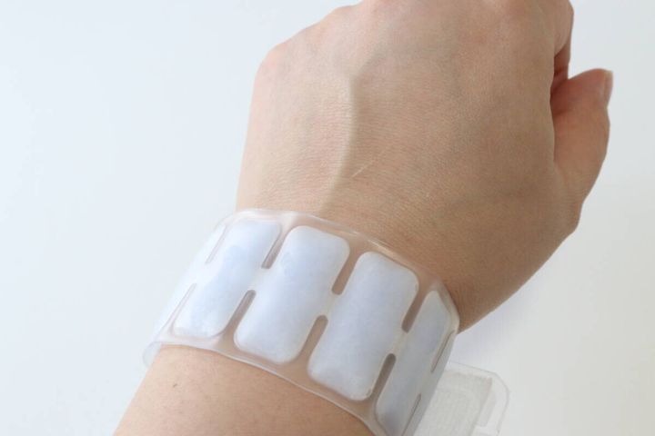 ダイソーのクールリストバンドのサイズ感