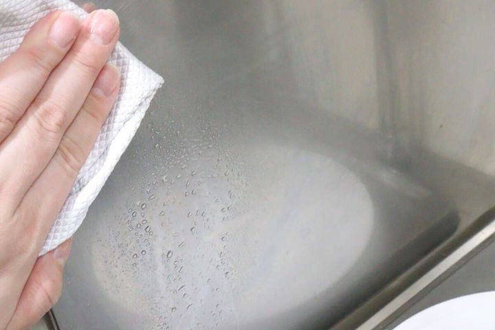 セリアの鏡・シンク仕上げのクロスの使用例