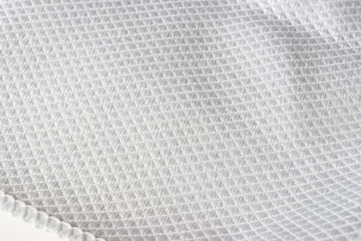 セリアの鏡・シンク仕上げのクロスの素材感