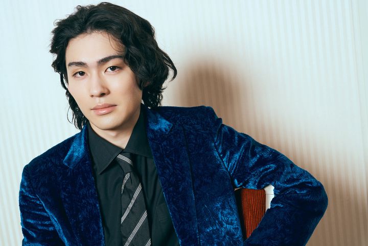 市川染五郎、祖父＆父に続く『ハムレット』挑戦 初舞台の當真あみに送るアドバイスとは？ width=