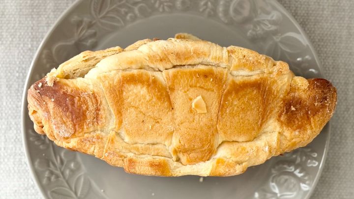 「香り上品で幸せ」「リッチ感あり」【セブン】の新作紅茶パンが贅沢！