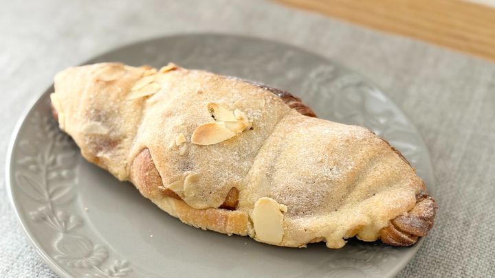 「香り上品で幸せ」「リッチ感あり」【セブン】の新作紅茶パンが贅沢！