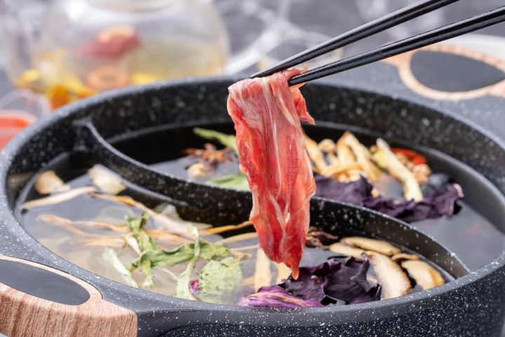 高麗人参抽出液と蜂蜜、にごり酢を炭酸で割った食前酢