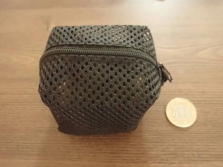 DAISO(ダイソー)：スクエアコンパクトメッシュポーチ