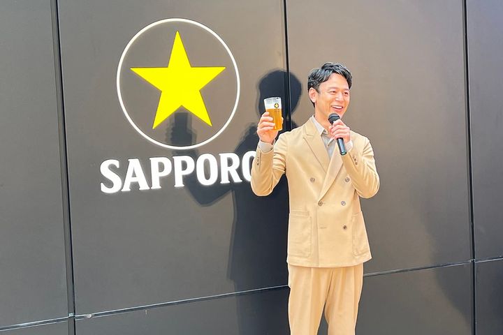 「THE PERFECT 黒ラベル WAGON -LIVE DRAFT-」の初日は妻夫木聡さんがゲストに招かれ、オープニングセレモニーが開催された