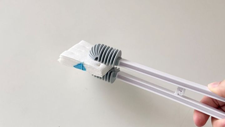 「トイレ掃除の使い捨てブラシ」を100均で発見！ 代用品も要チェック【ダイソー・セリア・キャンドゥ】