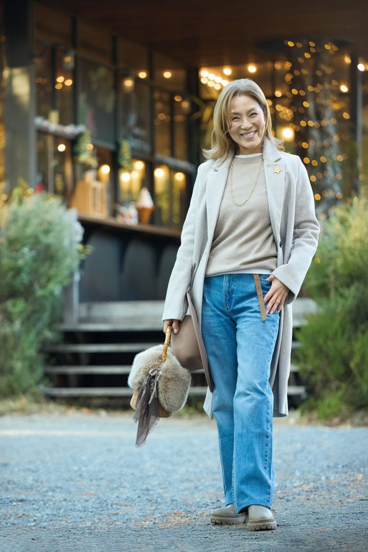 【ユニクロデニムコーデ③】「ブルージーンズ」×「ベージュ」で上質なスタイリングに！