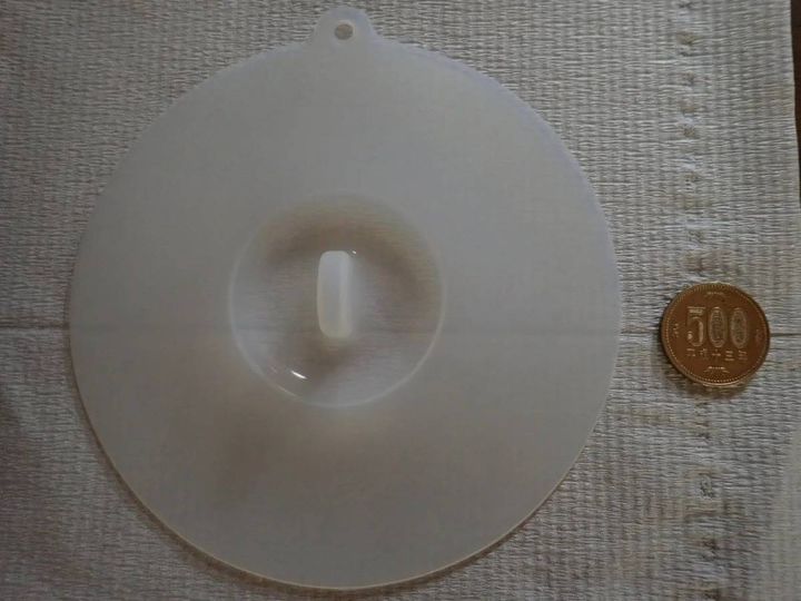 DAISO(ダイソー)：繰り返し使えて環境にやさしいシリコーン蓋 14cm