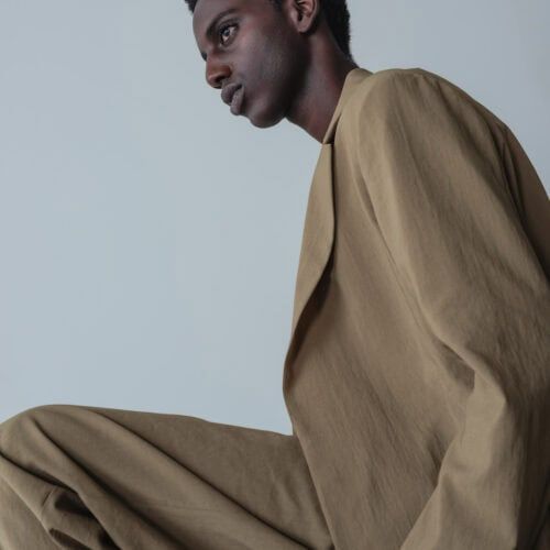 「夏に着たい究極のセットアップ」はデサントにあり！接触冷感＆洗えてシワにならない“リネンライク”が正解