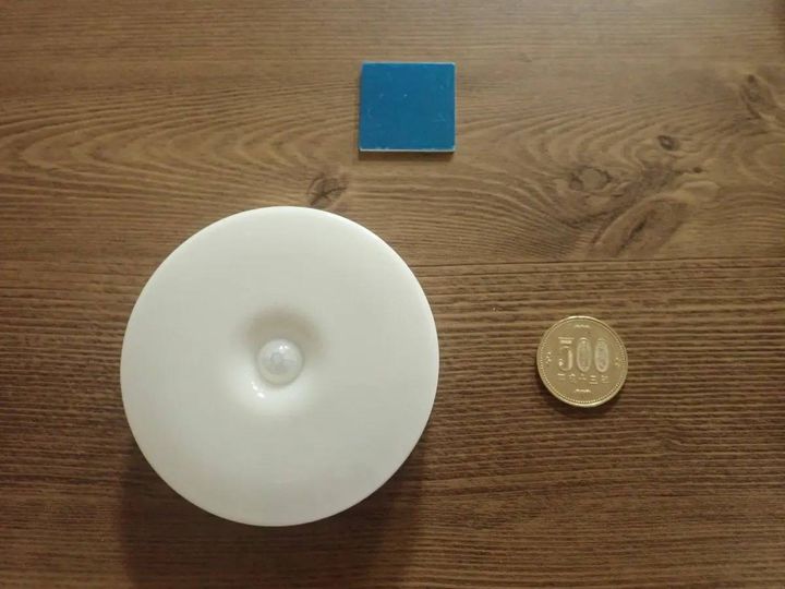 DAISO(ダイソー)：人感・明暗センサーLEDライト