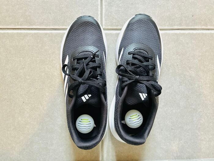 【セリア】オモチャみたいな“ミニボール”の正体は？気になるイヤ～な『ニオイ悩み』をお手軽解決♪