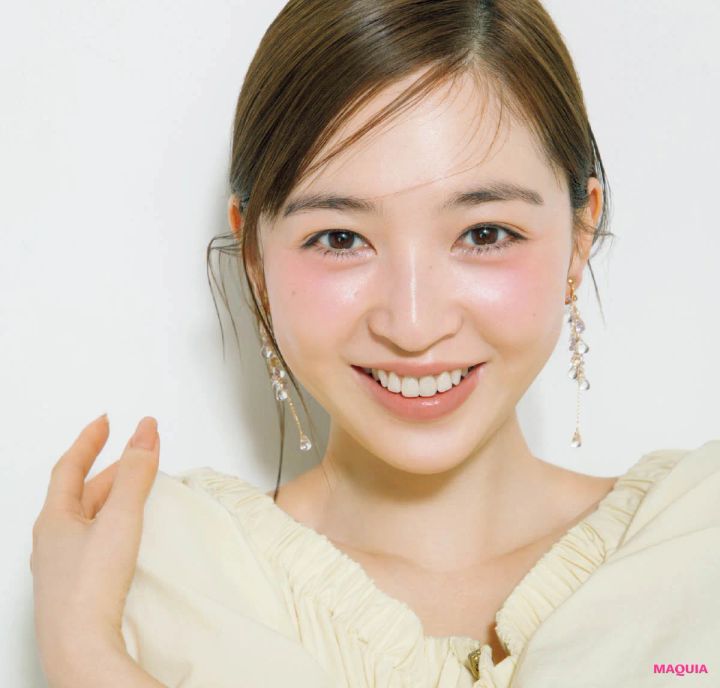 多幸感メイク チークの入れ方ハウツー 勾玉型チークで大人スウィート顔