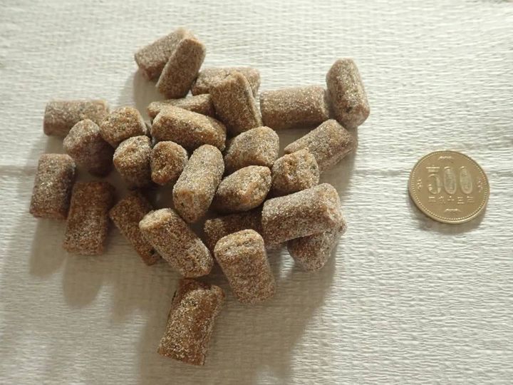 DAISO(ダイソー)：高田屋製菓 げんこつ飴黒ごま 100g