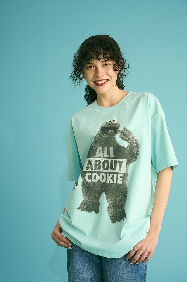 「モノクロフォトTシャツ(クッキーモンスター)」(大人5940円)