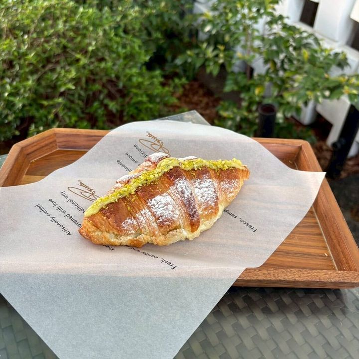 コルネッティ ピスタチオ ランポーネ