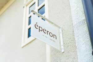 京都〈éperon〉店頭サイン