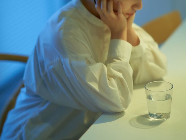 新年度がスタートしましたが、新たな職場環境や仕事内容になじめず、心身の不調を感じている人もいるのではないでしょうか。そんなときはどうするのが正解なのか、「休む」「見直す」「決断する」ためのヒントをお伝えします。※サムネイル画像：PIXTA