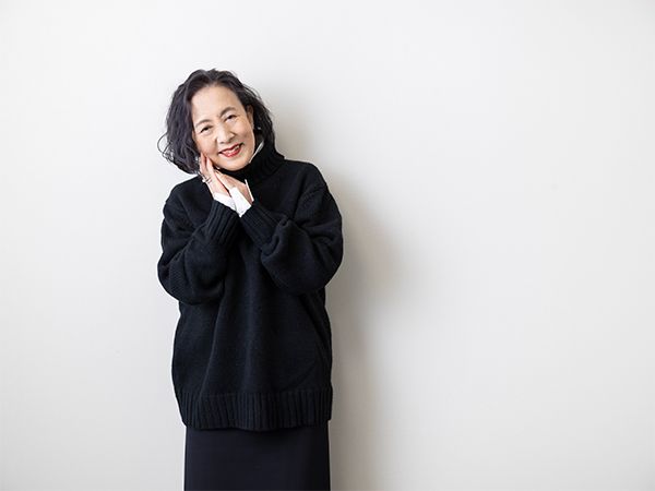 GUのニットを着こなす銀粉蝶さん