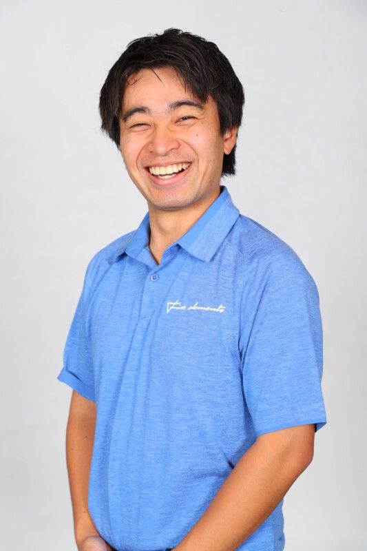 飛距離アップに必要な腕の動きとは？ヒジを曲げて脱力した構えで〝しなり〞が最大に！