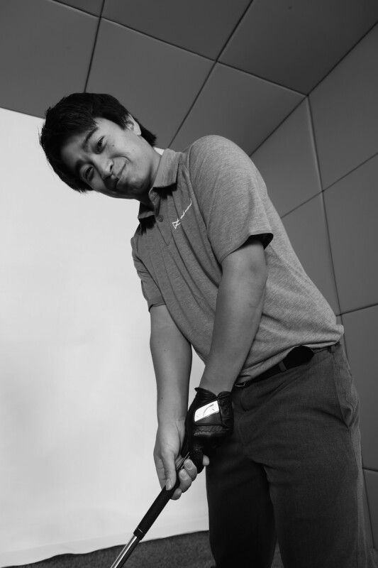 飛距離アップに必要な腕の動きとは？ヒジを曲げて脱力した構えで〝しなり〞が最大に！